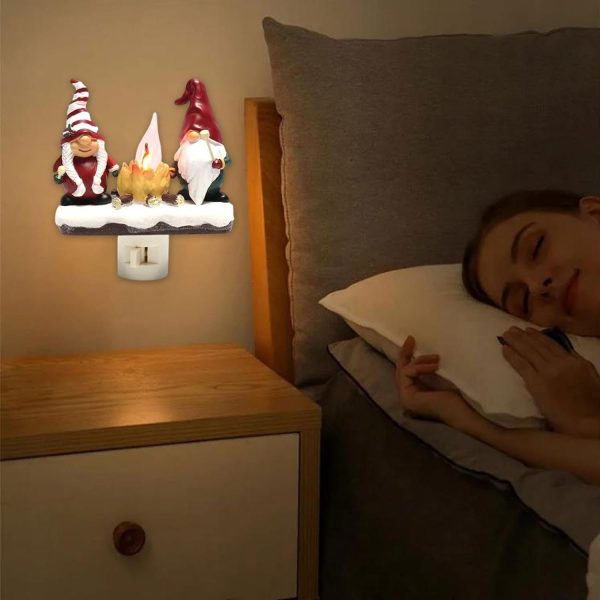 Christmas Gnome Campfire Nightlight, 3D Stereo Gnome Christmas Eve Lights, LED Faux Campfire Lamp Christmas Decoration